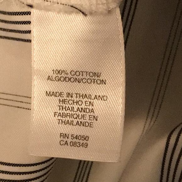 Jones New York Classic Button Down Shirt. 14 - Picture 3 of 4